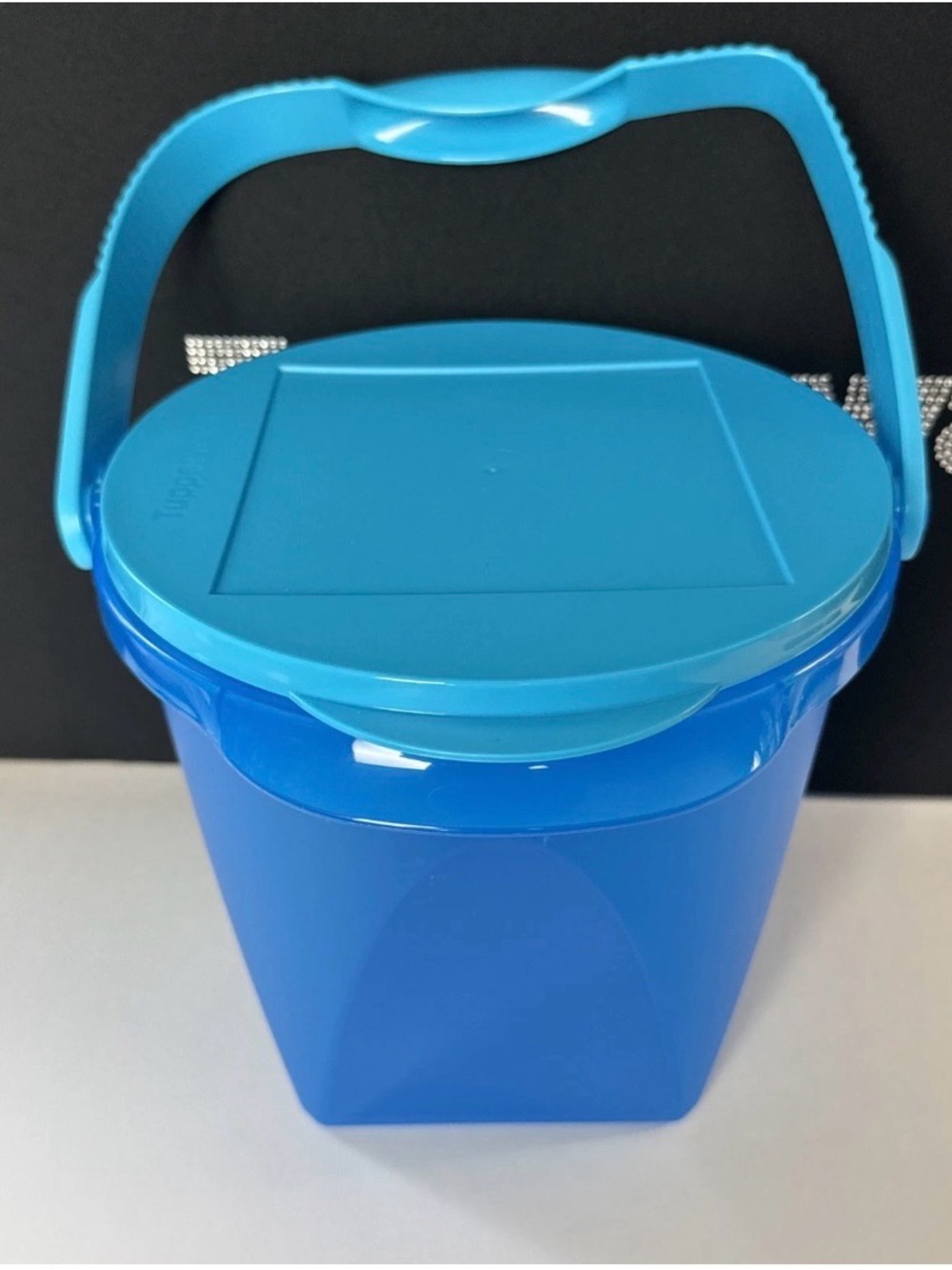 Tupperware Bucket Jug Container With Handle 12.5 cup / 5L On The Go Shades Blue